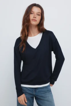 T-shirt col V combin&eacute;