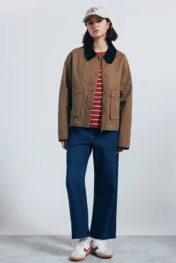 Veste cir&eacute;e courte