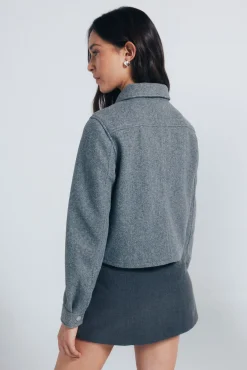 Veste courte en peluche