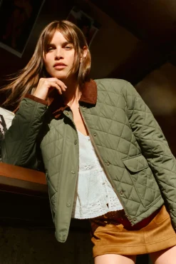 Veste courte matelass&eacute;e avec col en velours c&ocirc;tel&eacute;
