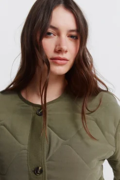 Veste courte matelass&eacute;e verte